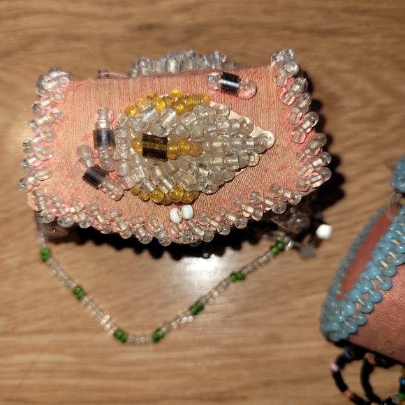 Antique Native American Mini Purses - Picture 7 of 9